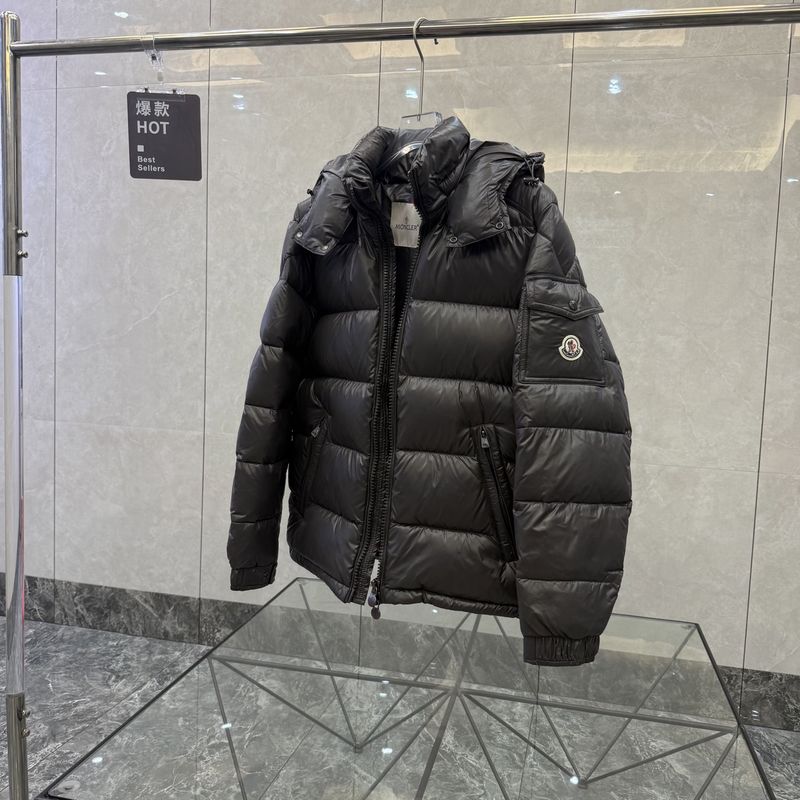 몽클레르 로고 패치 후드 다운 재킷 - 톰브라운 패딩 레플 참고 이미지